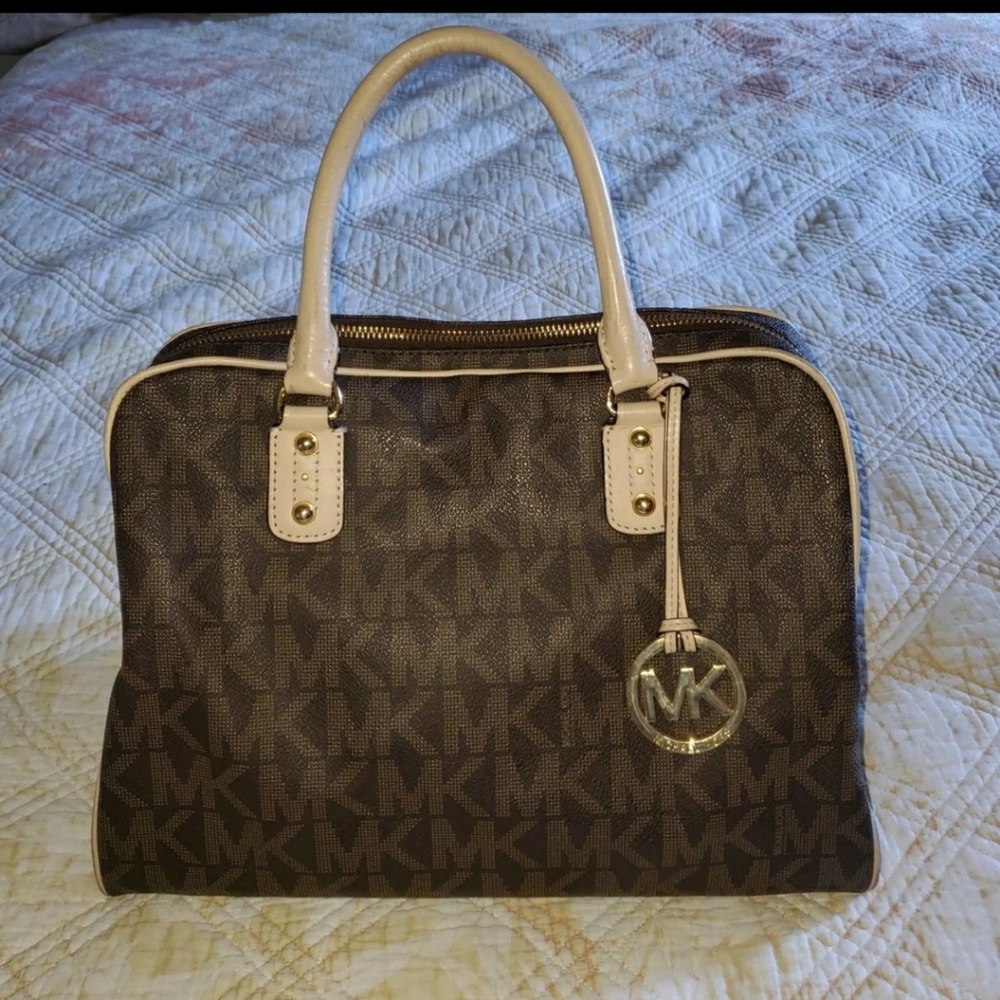 Mk m/l satchel